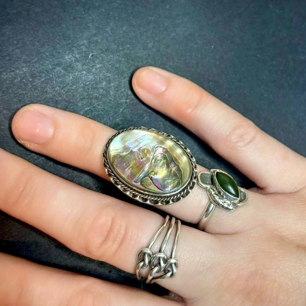 70s Vtg Native Statement Abalone, Mother of Pearl Ring w/Sterling Rope Frame - Picture 2 of 8